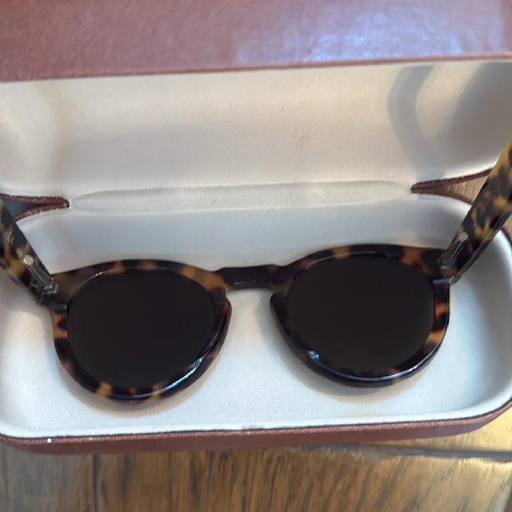 Illesteva Leonard Sunglasses Tortoise Blue Mirror - Picture 11 of 13